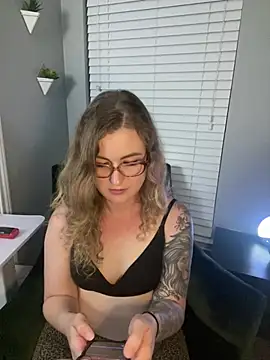 Forbidden_Reign webcam