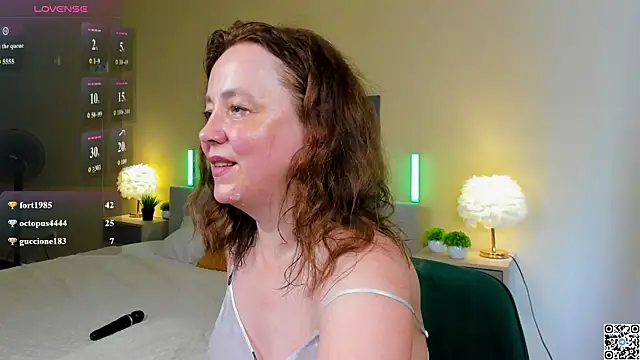 Kira_Adler webcam