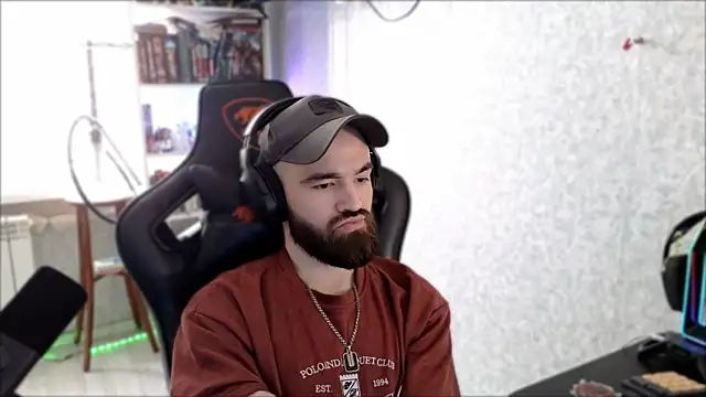 _Serious_Man webcam