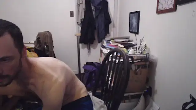 JohnnyMoves webcam