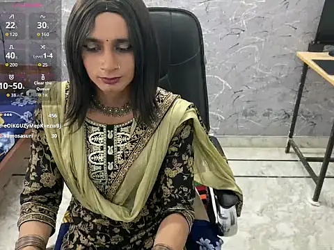LuvLayla webcam
