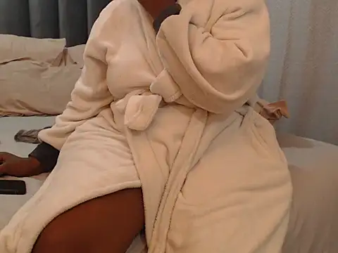 SALTRYHIPS29x webcam