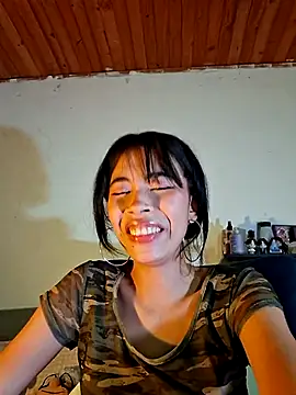 Dolli_virginpussy webcam
