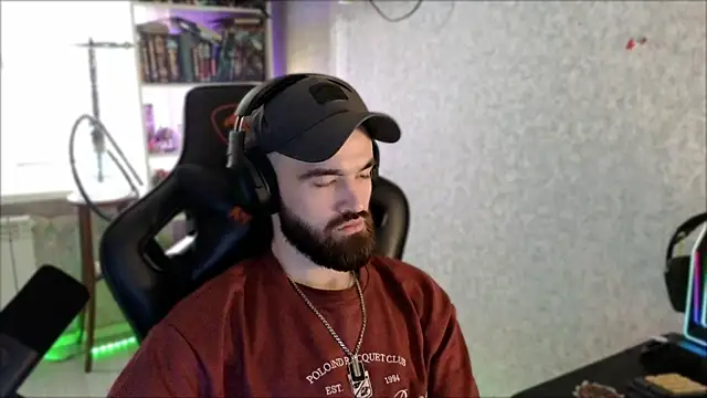 _Serious_Man webcam
