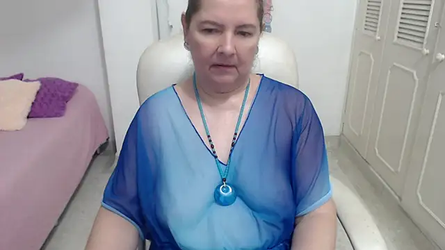leonela_69 webcam