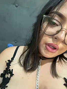 MileyGia webcam