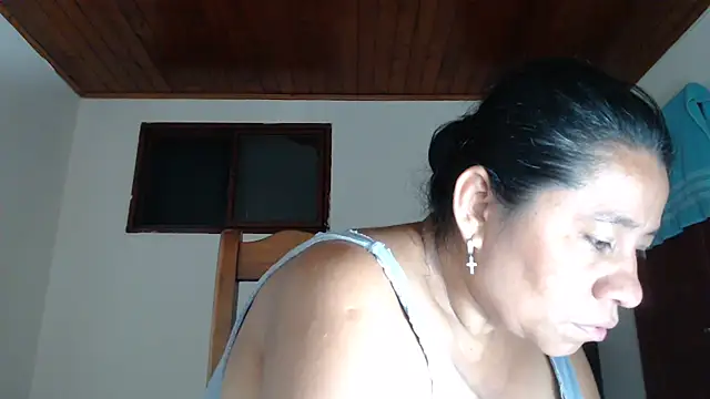 adrixxx38 webcam