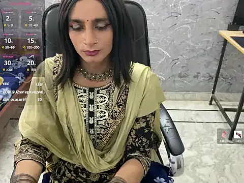 LuvLayla Live Web Cam Show