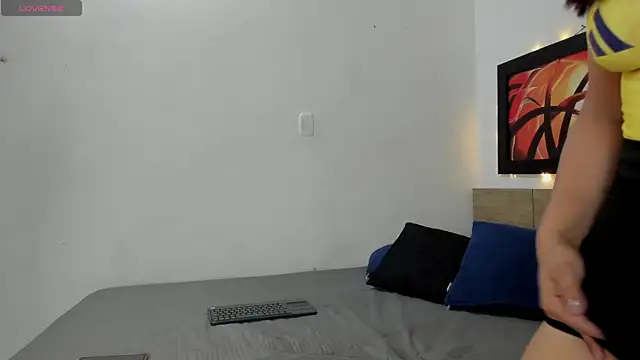 Lauralove_69 webcam