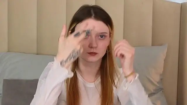 AlyssFrost webcam