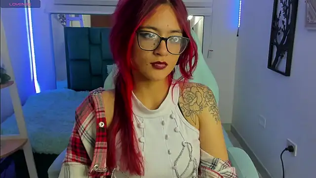 Sara_Red_X webcam