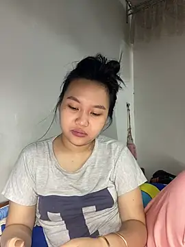 Almira6868 webcam