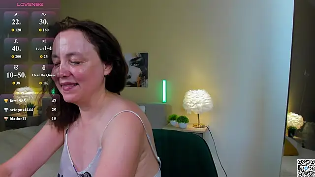 Kira_Adler webcam
