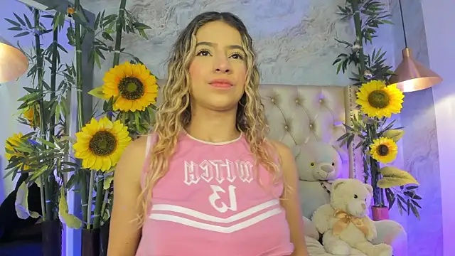 LittleeJaz webcam