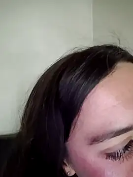 loveuu-bae live cam on StripChat