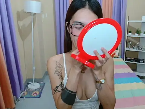 XxTsUncutAskaxX live cam on StripChat