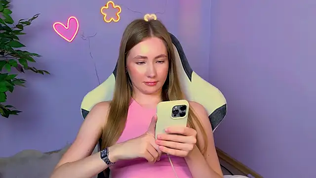 EllyColins webcam