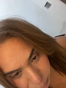Jullyanaximeness Live Web Cam Show