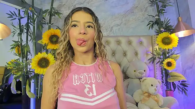LittleeJaz webcam