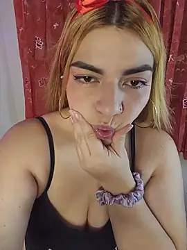 mila_curvy webcam