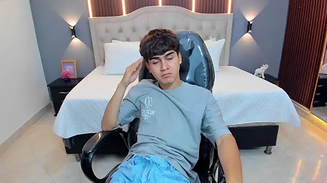 Tommy18__ webcam