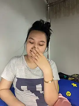 Almira6868 webcam