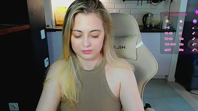 blonde_kellyy webcam