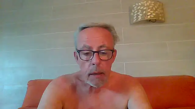 tuggy59 live cam on StripChat