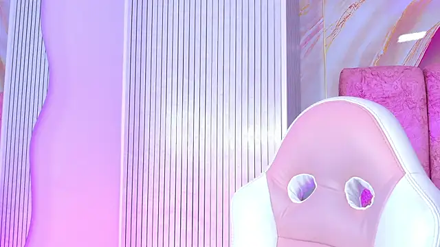 emmacurvy webcam