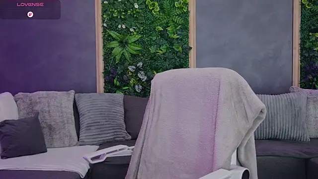 Issa_Jo webcam