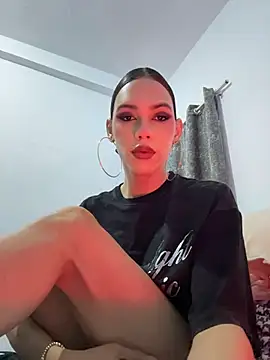 Nola - Trans webcam sex chat