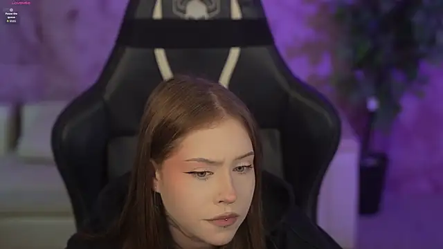 Esmie_Smile webcam