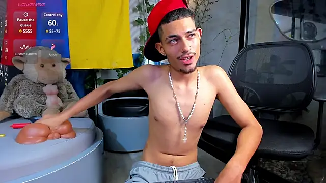 ItsZairen webcam