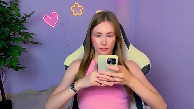 EllyColins webcam