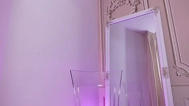 LucyAddison webcam
