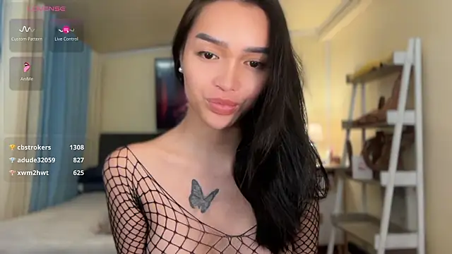 Model: _agatha143_