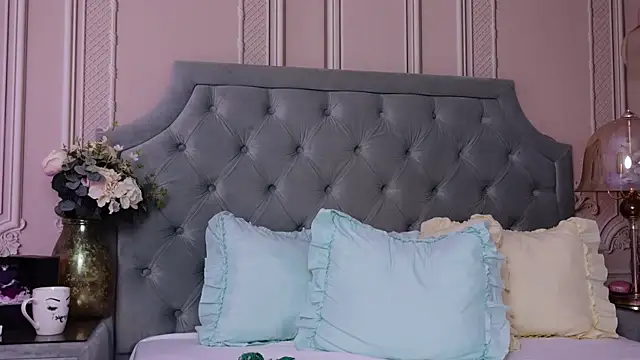 LucyAddison webcam