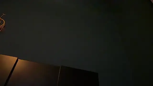 icebergslim281 live cam on StripChat