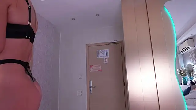 JullyBlair webcam
