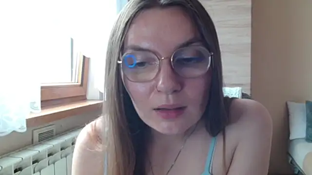 LooveELLYx webcam