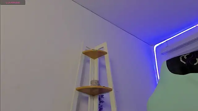 Sara_Red_X