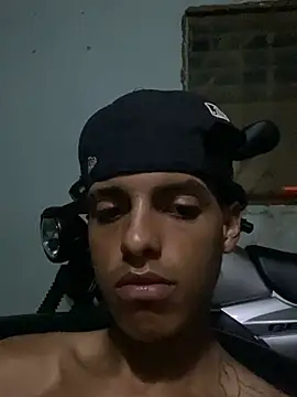 Aleexxx_2005 webcam