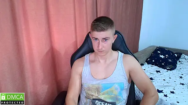 PowerBoy07 live cam on StripChat