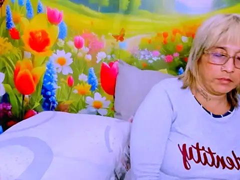 indianroxy webcam