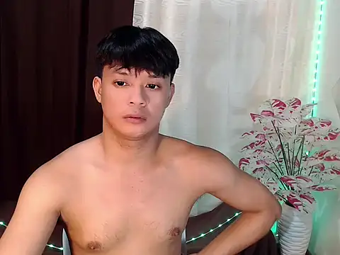 kingdomcum96 live sex cam