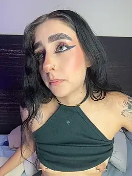 sharlot24 Live Webcam on Stripchat