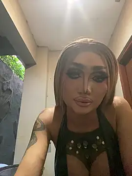 IndestructibleLily webcam