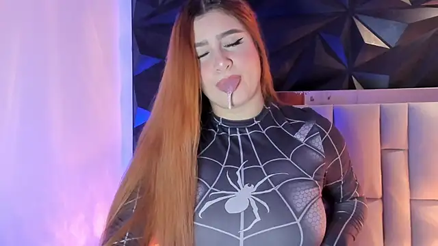 megan_whitee__ webcam