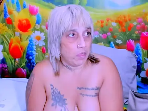 indianroxy webcam