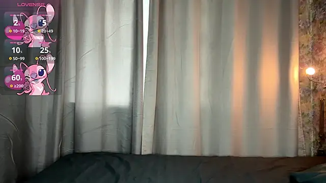 LoraDavi live cam on StripChat